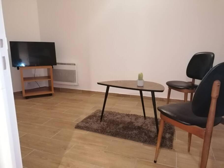 Superbe Logement Apartamento Drancy Exterior foto